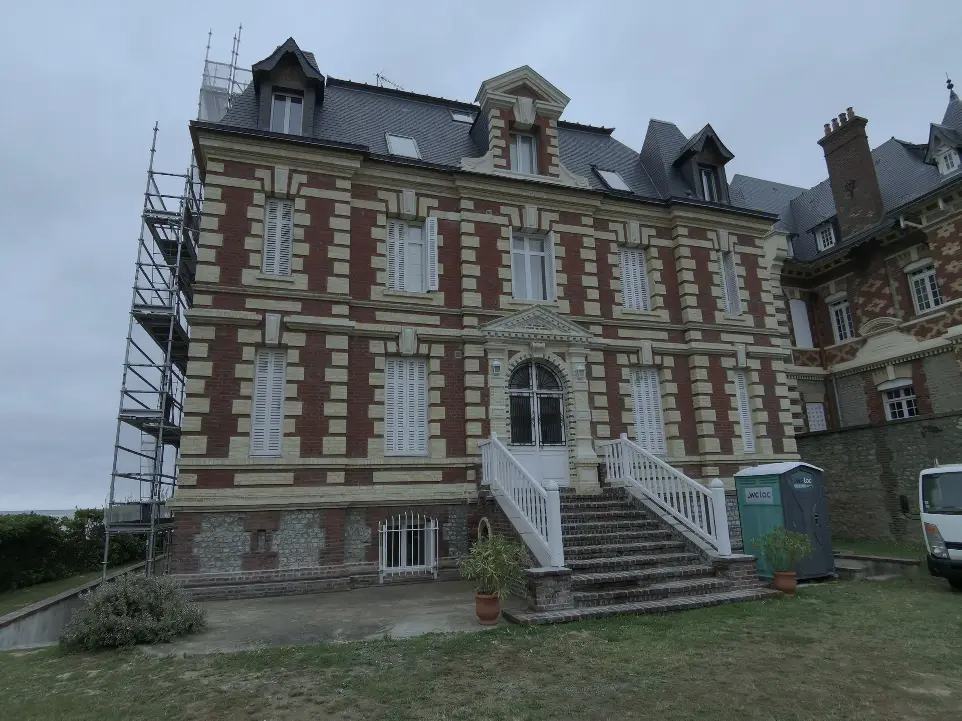 Ravalement d'une maison houlgataise Dives Sur Mer, Cabourg, Houlgate, Auberville, Villers Sur Mer, Grangues, Dozulé, Blonville Sur Mer, Deauville, Trouville Sur Mer, Touques, Saint-Arnoult, Merville-Franceville, Le Home-Varaville, Caen, Calvados